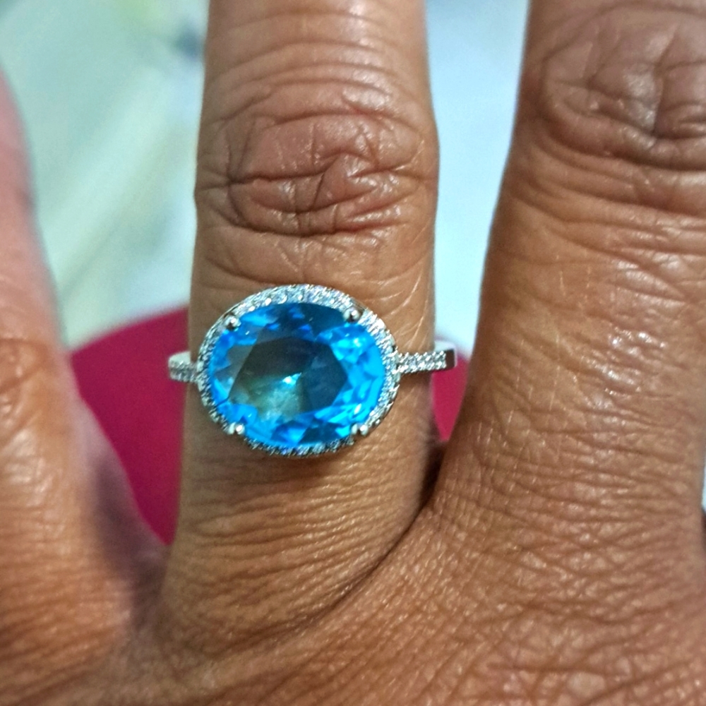 It's an amazing lovely sea blue zirconium